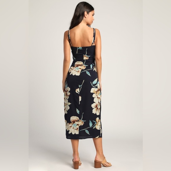 NWT. Lulus Small Draw You Close Navy Blue Floral Sleeveless Surplice Midi Dress. - Picture 9 of 13